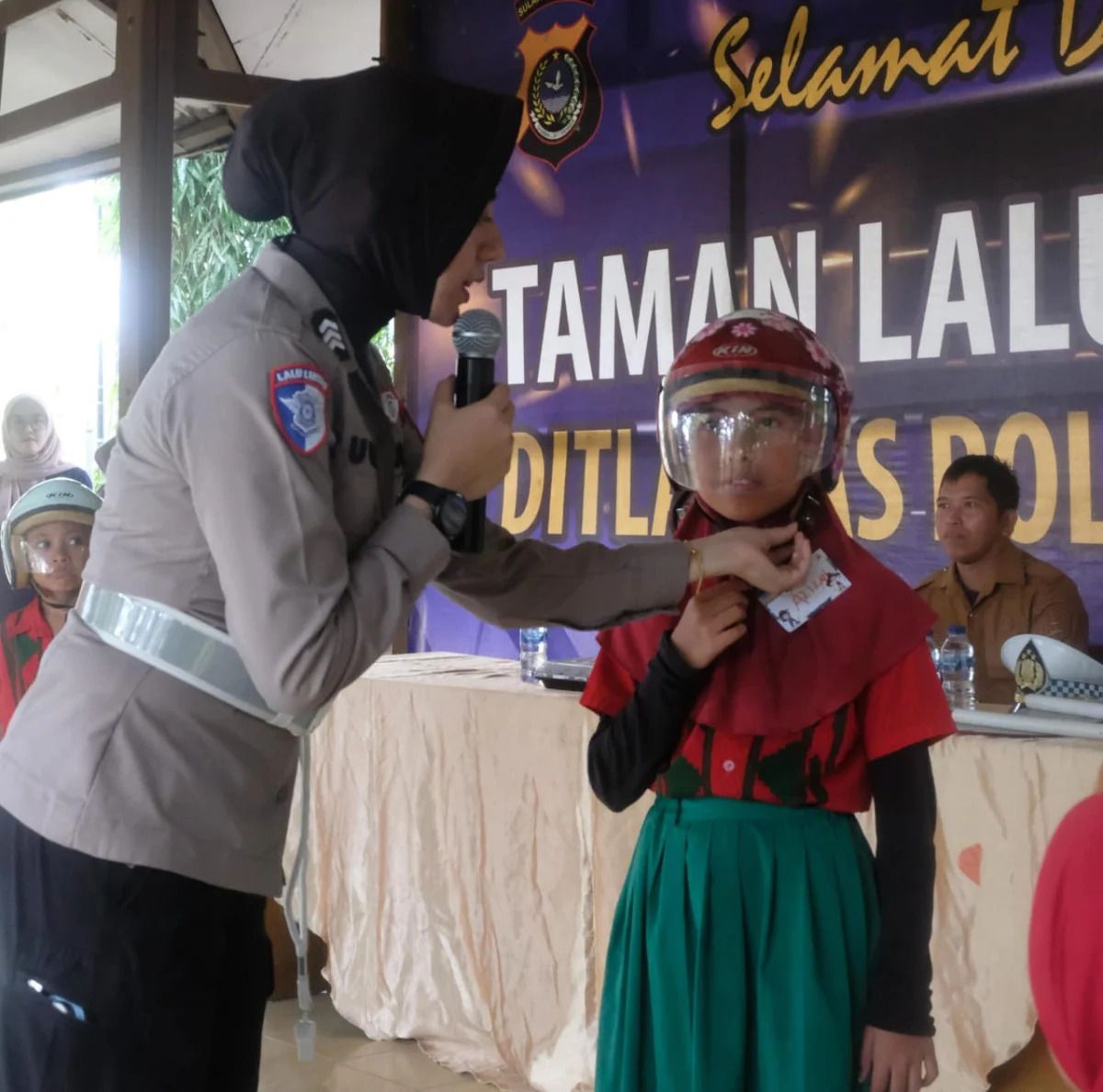 KI Study Tour, Edukasi Lalu Lintas bagi Siswa SD di Polda Sultra